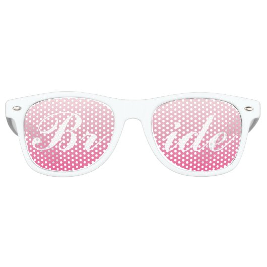 Pink Bride in Script Wedding Sonnenbrille (Vorderseite)