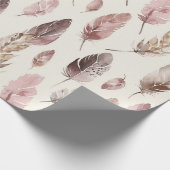 Pink Brown Feathers Geburtstag Geschenkpapier (Ecke)
