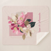 Pink Camellia Bloom Sherpadecke (Vorderseite (Horizontal))