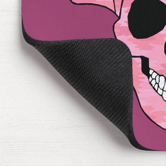 Pink Camouflage Skull and Crossbones Mouse Pad Mousepad (Ecke)