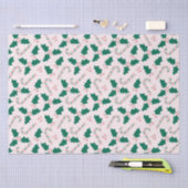 Pink Candy Canes and Holly Blätter Pattern Seidenpapier (Handwerk)
