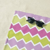 Pink Chartreuse Yellow Geometric Pattername Strandtuch (Beispiel)