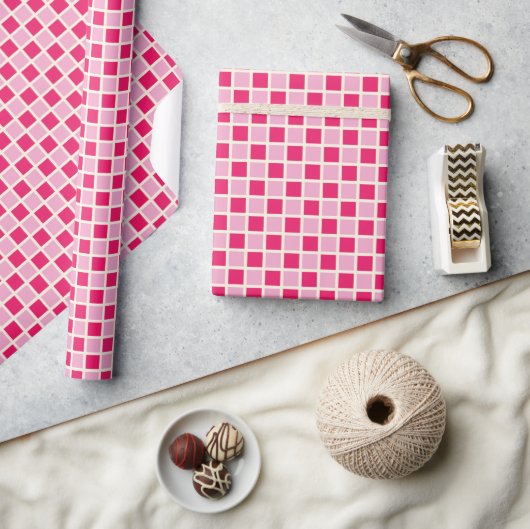 Pink Checked Wrapping Paper Geschenkpapier (Kunsthandwerk)