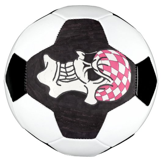 Pink Checkerboard Skull Soccer Ball (Gedreht)