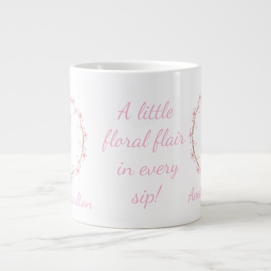 Pink Cherry Blossom Initial Feminine Blumenstrauß Jumbo-Tasse (Vorderseite)