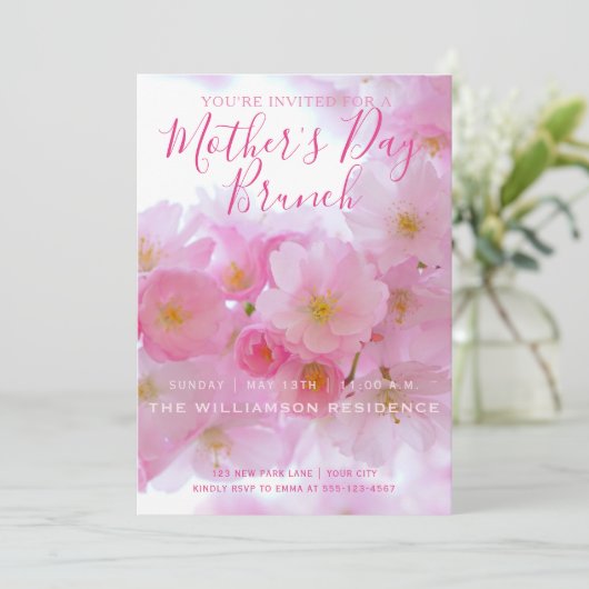 Pink Cherry Blossom Muttertag Einladung (Stehend Vorderseite)