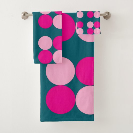 Pink Circles on Green Towel Badhandtuch Set (Insitu)