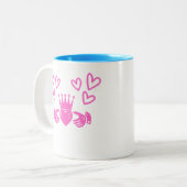 Pink Claddagh Coffee Mug Zweifarbige Tasse (Vorderseite Links)