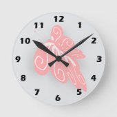 Pink Coloured Butterfly Design Runde Wanduhr (Vorderseite)