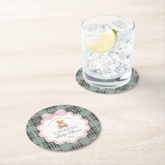 Pink Coquette Bow Bear Plaid Baby Shower Runder Pappuntersetzer (Vor Ort)