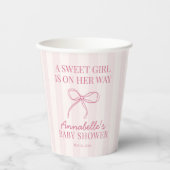 Pink Coquette Bow Pastellstreifen Babydusche Pappbecher (Vorderseite)