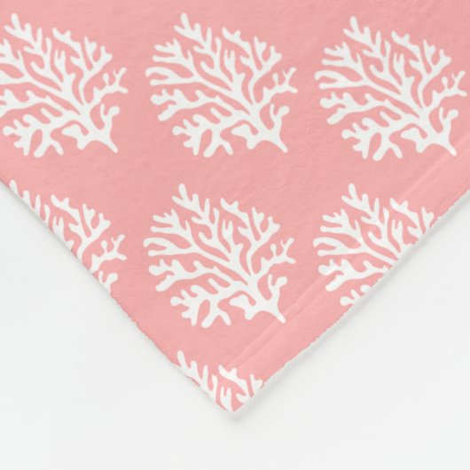 Pink Coral Reef Muster und Blue Monogram Fleecedecke (Ecke)