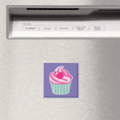 Pink Cupcake WIth Polka Dot Cherry Magnet (In Situ (Geschirrspüler))