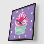 Pink Cupcake WIth Polka Dot Cherry Quadratische Wanduhr (Winkel)