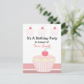 Pink Cupcake zum Geburtstag Einladung (Stehend Vorderseite)