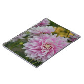 Pink Dahlia Blume im RHS Garden Wisley Notizblock (Linke Seite)