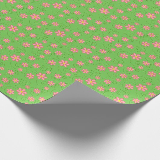 Pink Daisies and Bug Trails on Bright Green Geschenkpapier (Ecke)