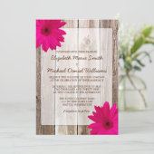 Pink Daisy Rustic Barn Wood Wedding Einladung (Stehend Vorderseite)