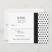 Pink Daisy Schwarz-weiß Polka Dot Wedding RSVP Karte (Rückseite)