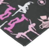 Pink Dancer Gemusterte Wohngestaltung Tischdecke (Schrägansicht)