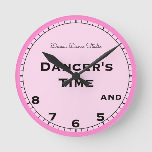 Pink Dancer's Time 5, 6, 7 und 8 Novelty Runde Wanduhr (Vorderseite)