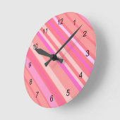 Pink Diagonal Streifen Runde Wanduhr (Winkel)