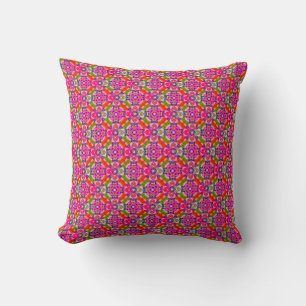 Pink Diamond Pattern Boho Kissen
