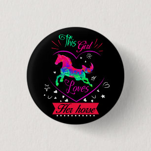 Pink Dieses Mädchen liebt ihr Pferd Button