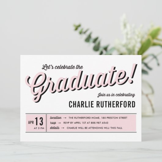 Pink Diner Retro Typografy Graduation Party Einladung (Stehend Vorderseite)