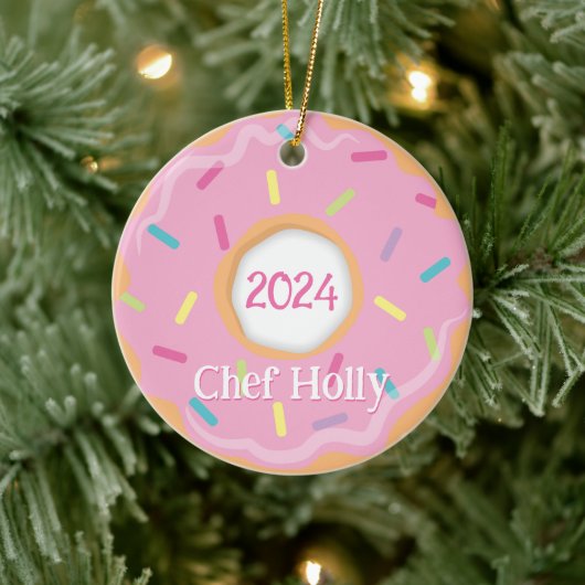 Pink Donut Koch, Cook oder Baker Weihnachten Keramik Ornament (Baum)