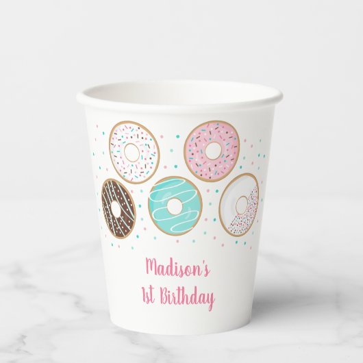 Pink Donut Sprinkles Geburtstag Pappbecher (Vorderseite)