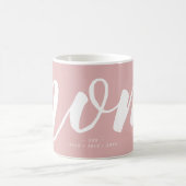 Pink | Einfache Typografie Mama EST. Mug Kaffeetasse (Mittel)