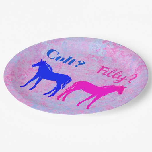 Pink Filly & Blue Colt Western Style Gender Reveal Pappteller (Schrägansicht)