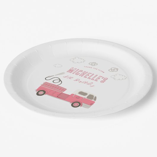 Pink Firetruck Geburtstag Pappteller (Schrägansicht)