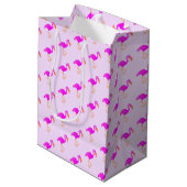 Pink Flamingo Gift Bag Mittlere Geschenktüte (Rückseite Schrägansicht)