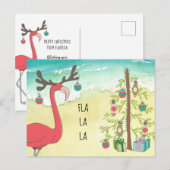 Pink Flamingo - Grußkarte am Sandy Beach Ankündigungspostkarte (Vorne/Hinten)