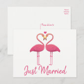 Pink Flamingo Just Married Tropical Wedical Beach Ankündigungspostkarte (Vorne/Hinten)