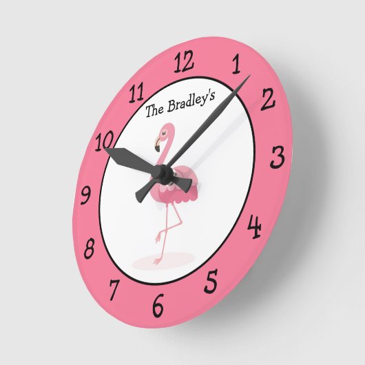 Pink Flamingo Personalized Runde Wanduhr (Winkel)