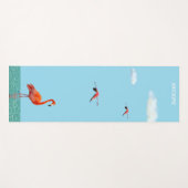 Pink Flamingo Stehend am Strand auf Light Blue Yogamatte (Vorderseite (Horizontal))