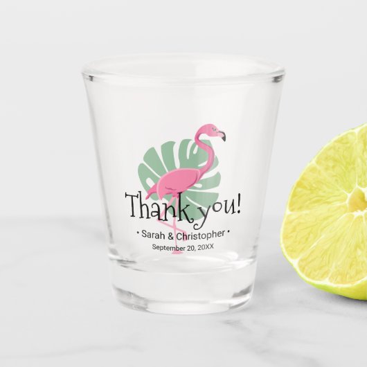 Pink Flamingo Tropical Destination Custom Wedding Schnapsglas (Vorderseite)