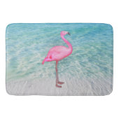 Pink Flamingo Tropical Sandy Beach Moderner Chic Badematte (Vorderseite)