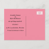 Pink Flamingo Wedding Save the Date Postcard Ankündigungspostkarte (Rückseite)