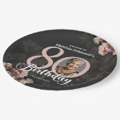 Pink Floral 80. Geburtstag Pappteller (Schrägansicht)