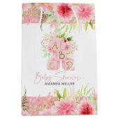 Pink Floral Alphabet Blocks Baby Showtypografie Mittlere Geschenktüte (Vorderseite)