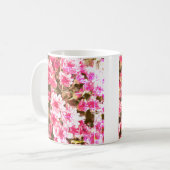 Pink Floral Bloom Pattern – Soft Botanical Design Kaffeetasse (Vorderseite Links)