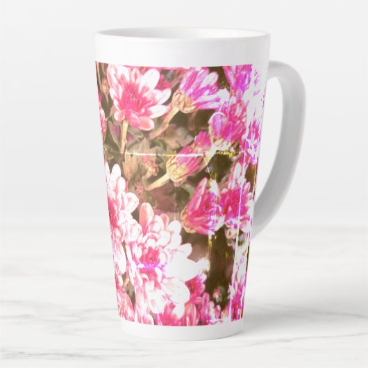 Pink Floral Bloom Pattern – Soft Botanical Design Milchtasse (Rechte Ecke)
