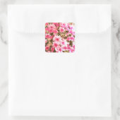 Pink Floral Bloom Pattern – Soft Botanical Design Quadratischer Aufkleber (Tasche)