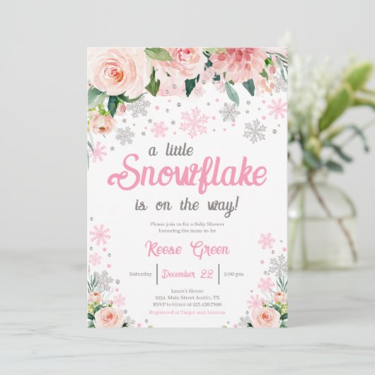 Pink Floral Eine kleine Schneeflocke Babydusche Einladung (Stehend Vorderseite)