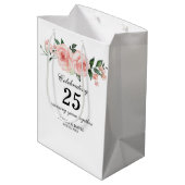Pink Floral Elegant  Wedding  Medium Gift Bag Mittlere Geschenktüte (Rückseite Schrägansicht)