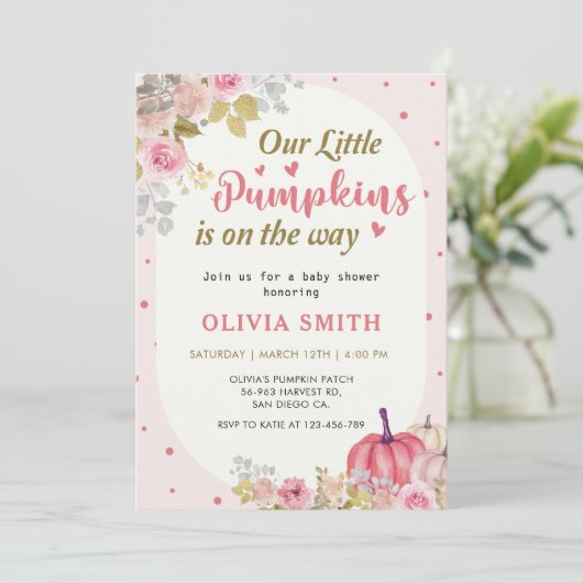 Pink Floral Pumpkin Fall Baby Dusche Einladung (Stehend Vorderseite)